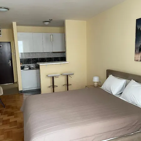 Trident 2 Apartment