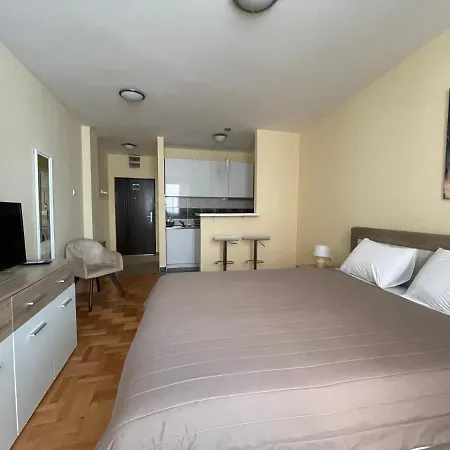 Trident 2 Apartment